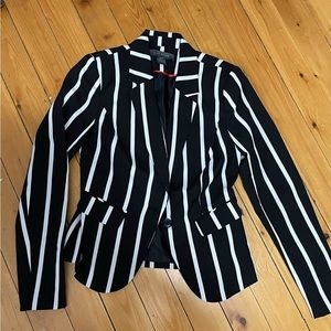 Suzy Shier Black & White Striped Blazer S